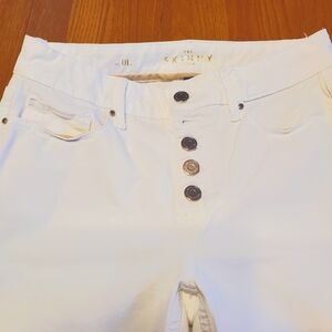 SUMMER TIME WHITE 5-Button, High Waisted, Crop Jeans!